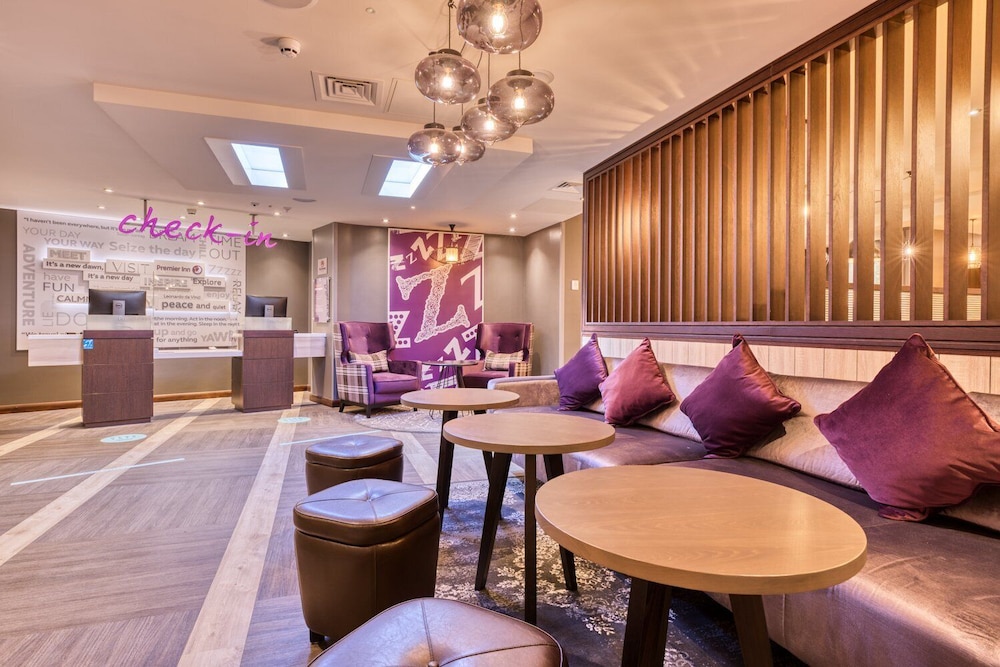 Premier Inn Dublin City Centre (Temple Bar) hotel 24/35