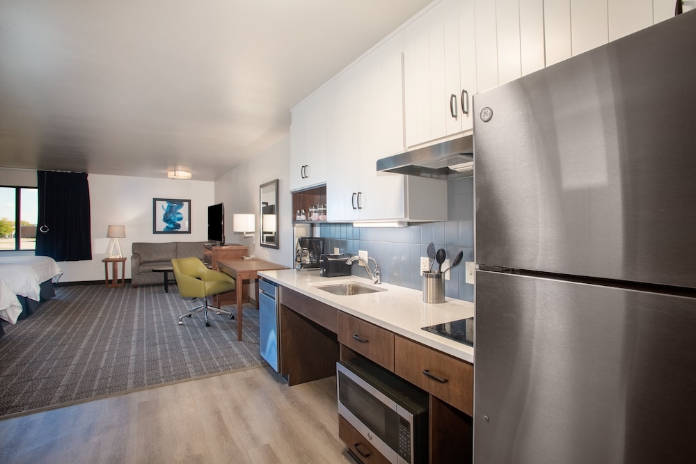 Staybridge Suites Sioux Falls Southwest 39/43