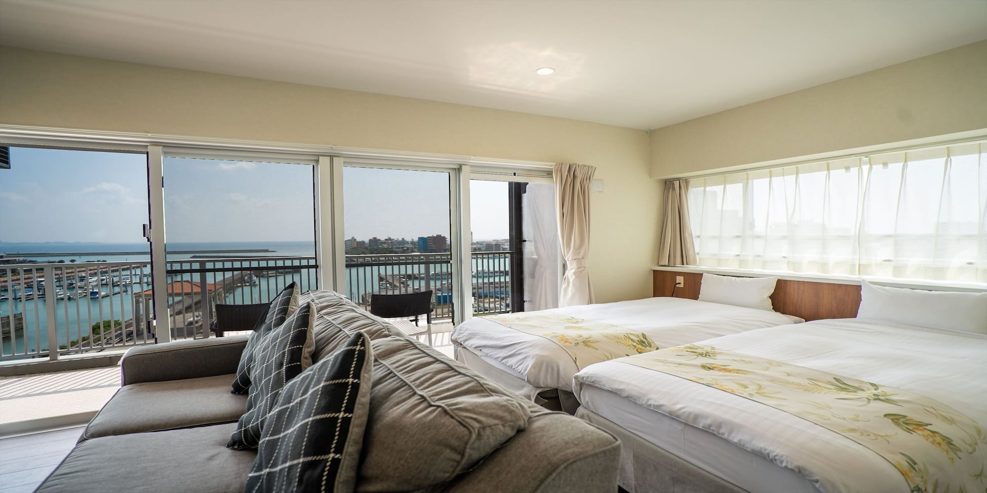 غرفة قياسية بسريرين منفصلين مع أريكة، Seaside Condominium Rana Chatan 4/10