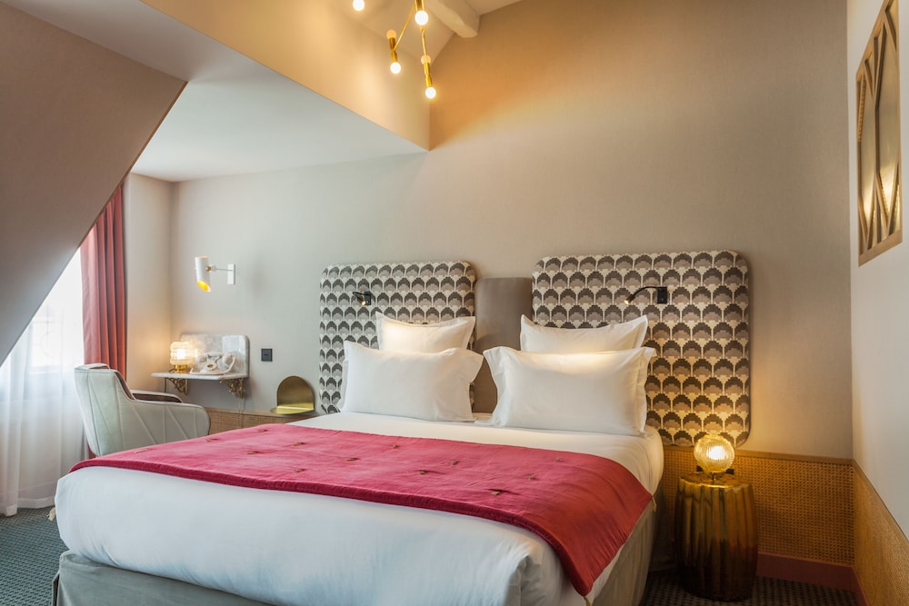 HANDSOME HOTEL BY ELEGANCIA 12/74