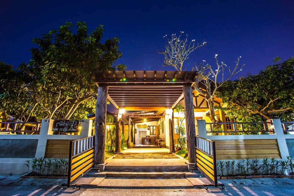 Tree Home Plus Home Stay 3/50