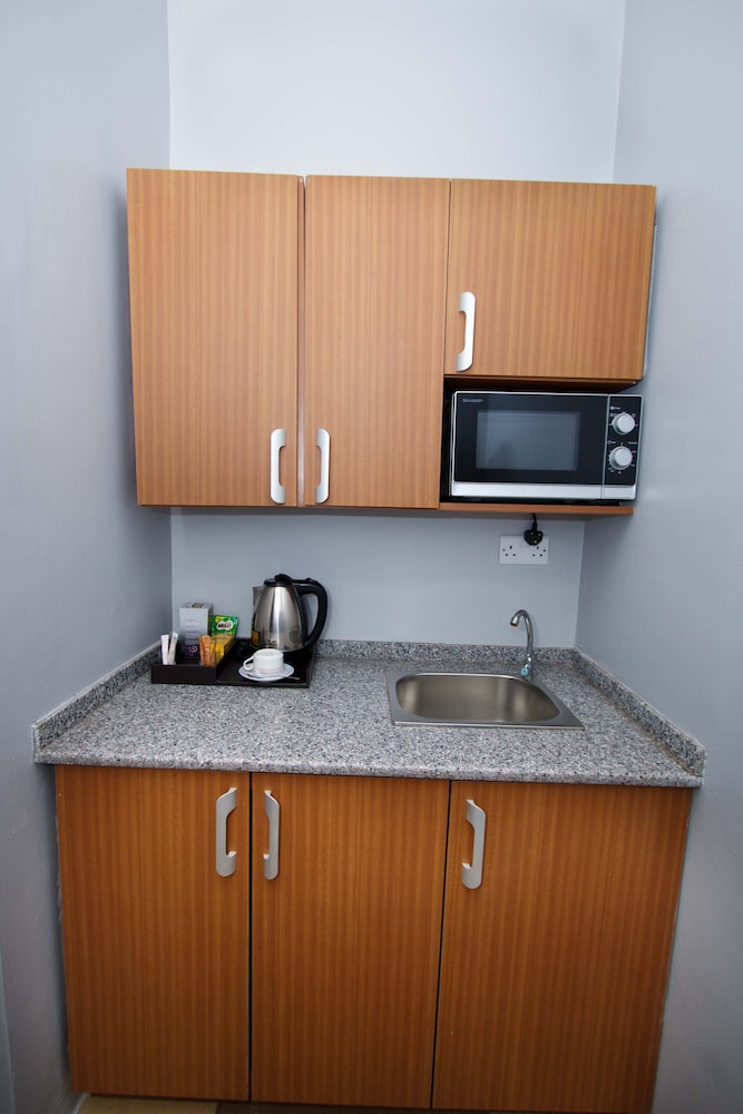 Prestige Suites 33/35