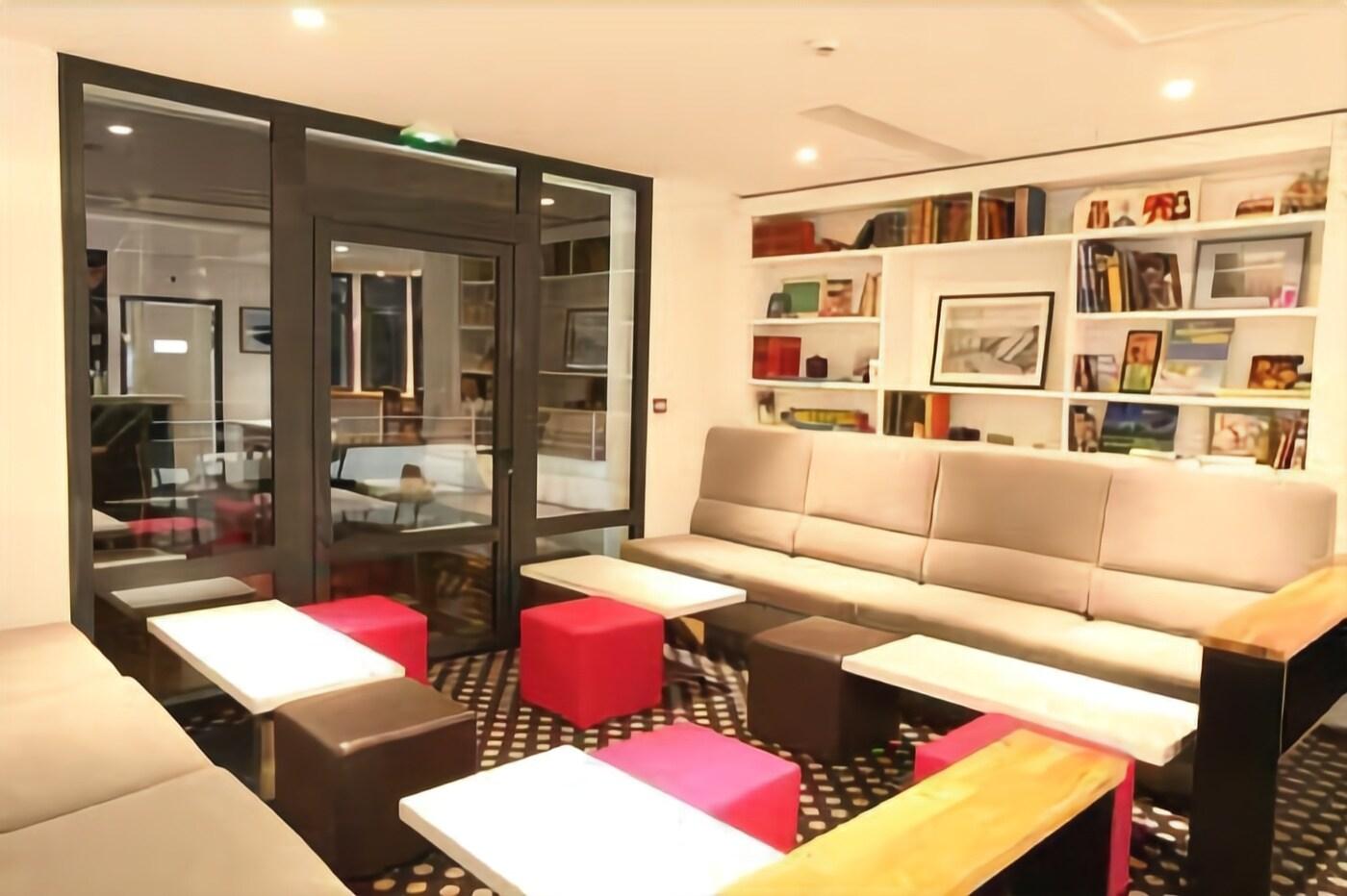 Hotel 202 36/47