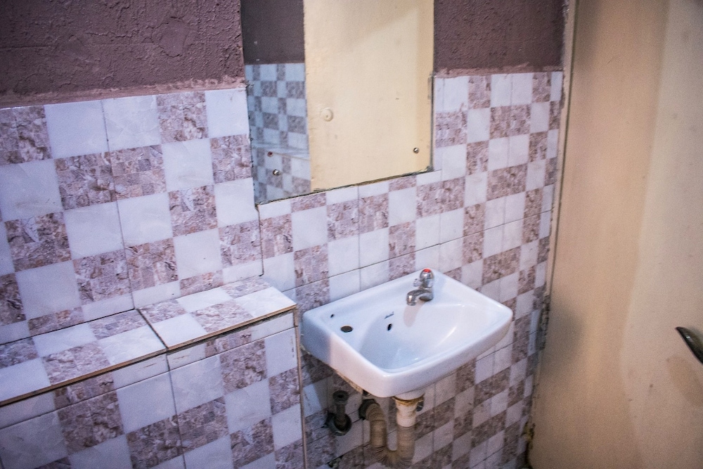 Ikeja Budget Hotel 26/32
