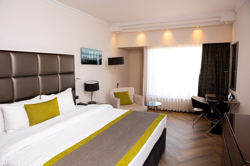 DELUXE, TWIN BEDS, FULL SEA VIEW