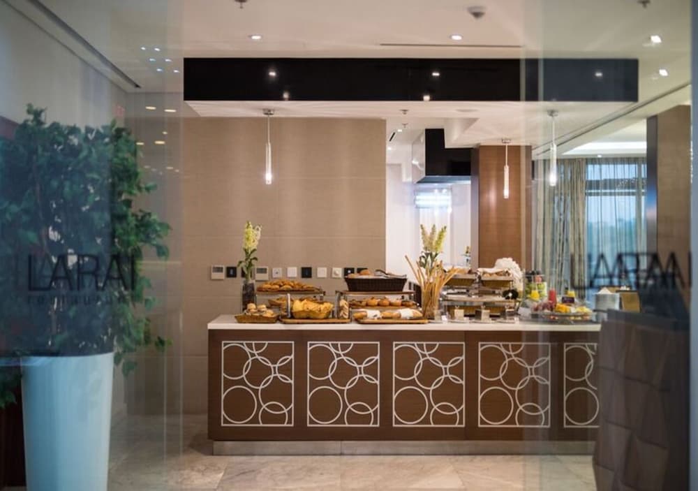 The Envoy Hotel 5/50