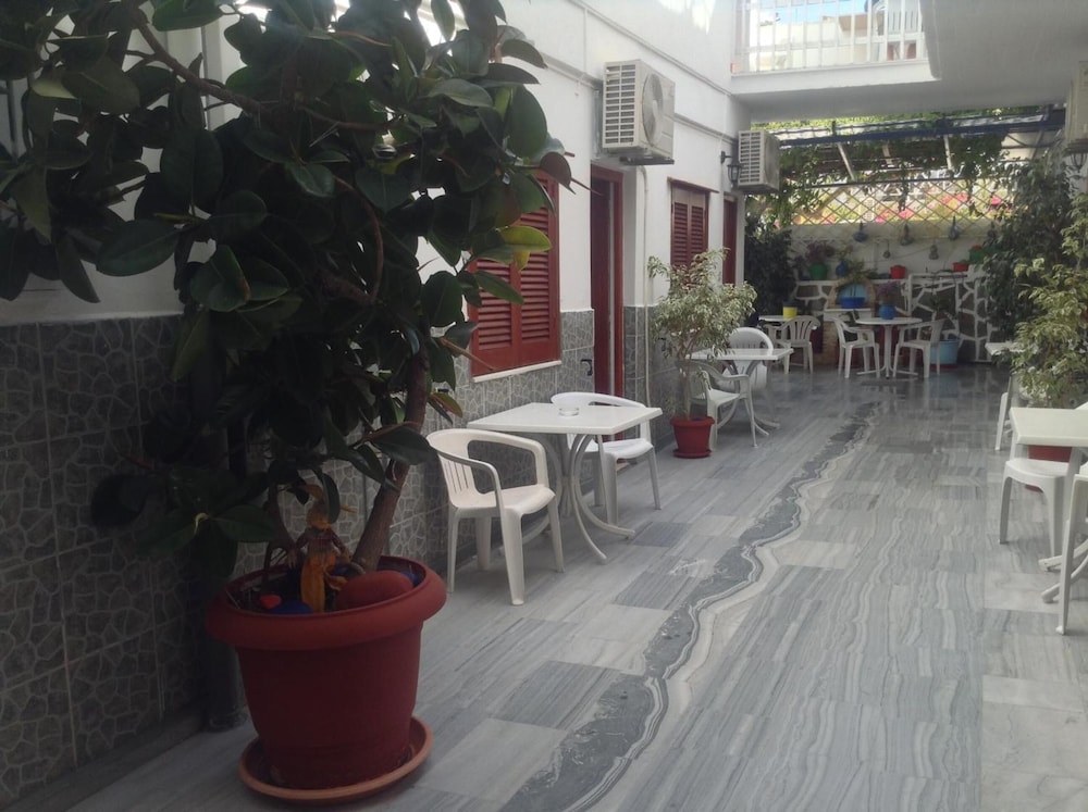 Hotel Eleftheria 31/45