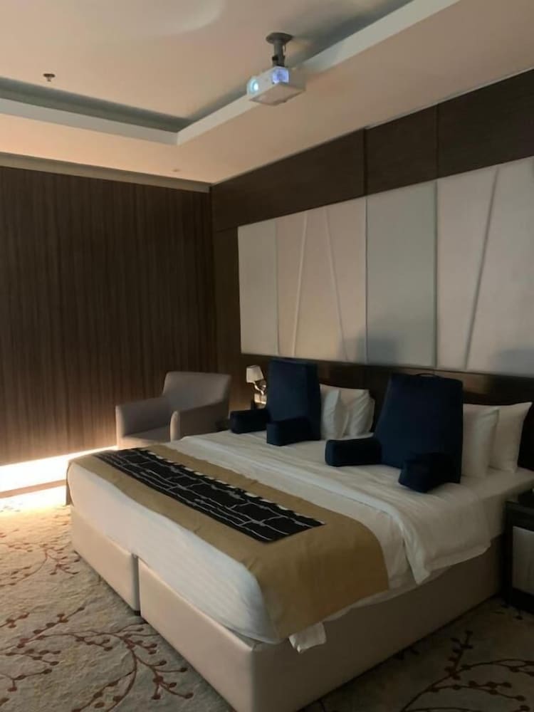 Ayan furnished units and Suites 9/50