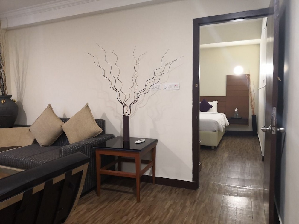 Presidency Hotel 41/63