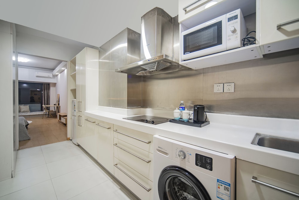 Private-Enjoyed Home ApartHotel - R&amp;F Stanley Apartment 49/50