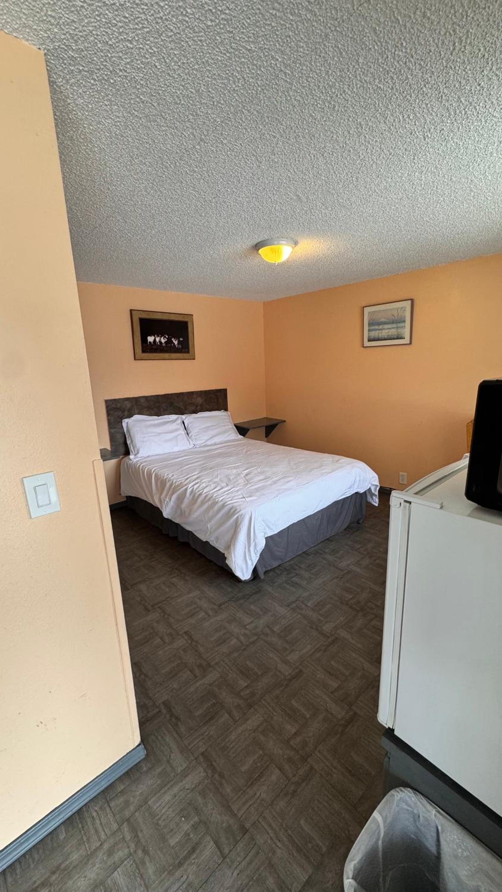 Blue Mountain Motel Okanogan 7/20
