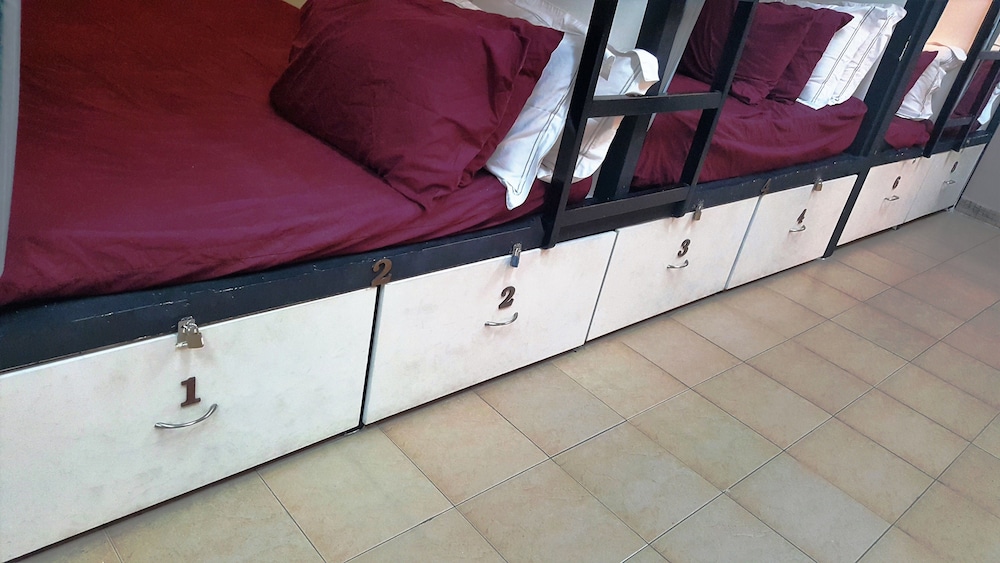 Meadows Hostel 30/49