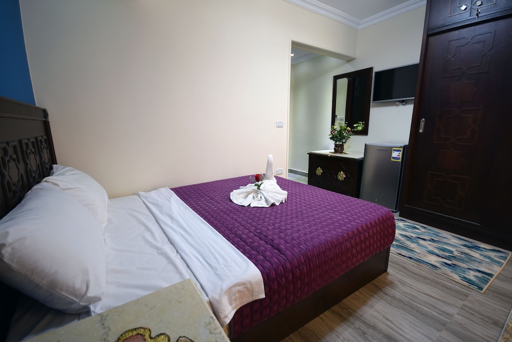Amin Hotel 15/50