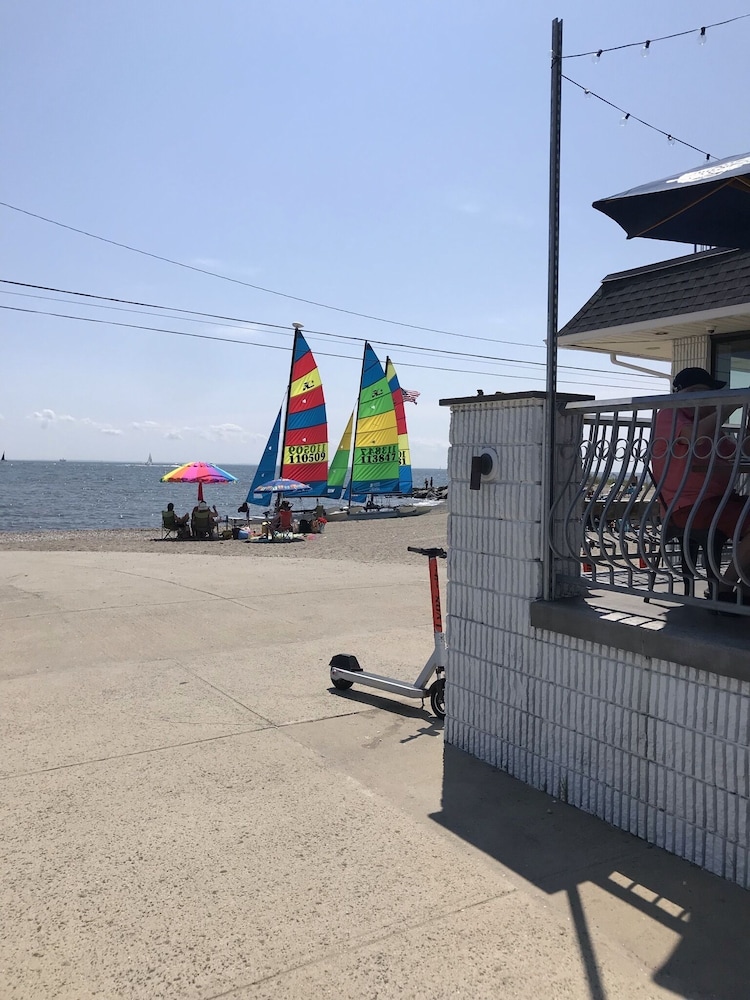 The Surfside Hotel 39/49