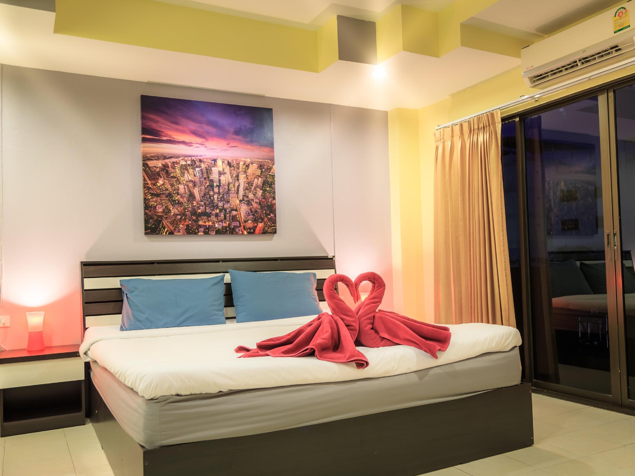 Room, Balcony