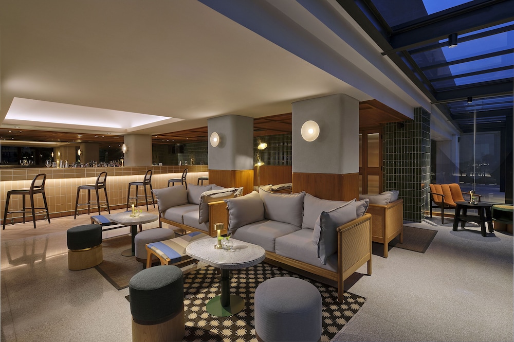 Artotel Casa Kuningan 7/18