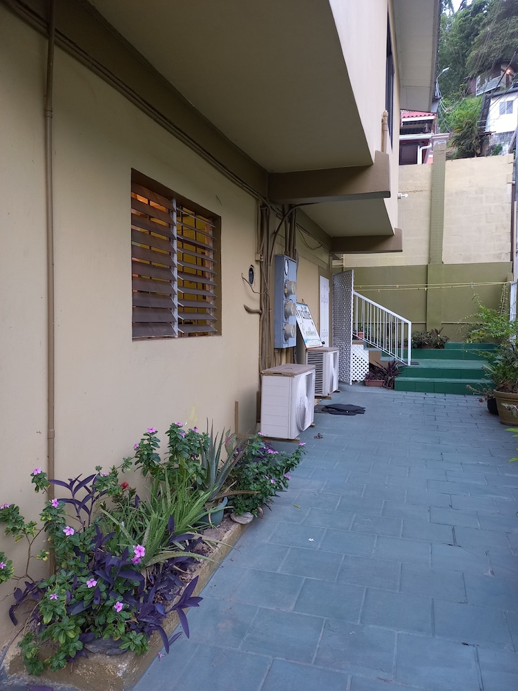 Shalom Guest House 17/19