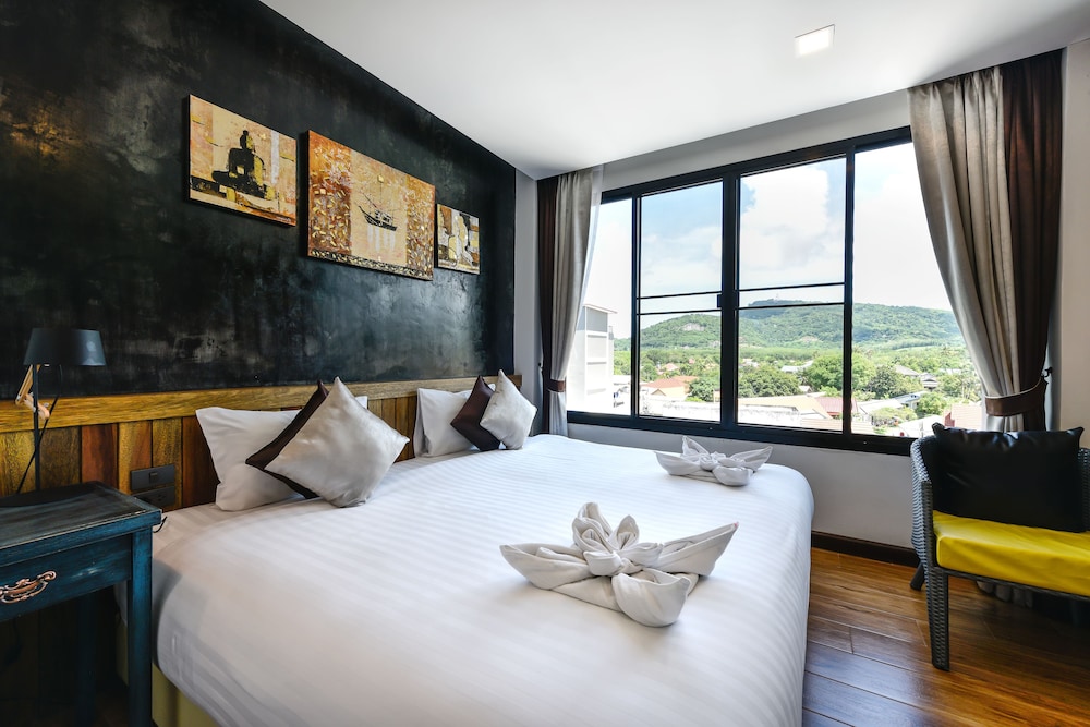 Casa Bella Phuket 8/59