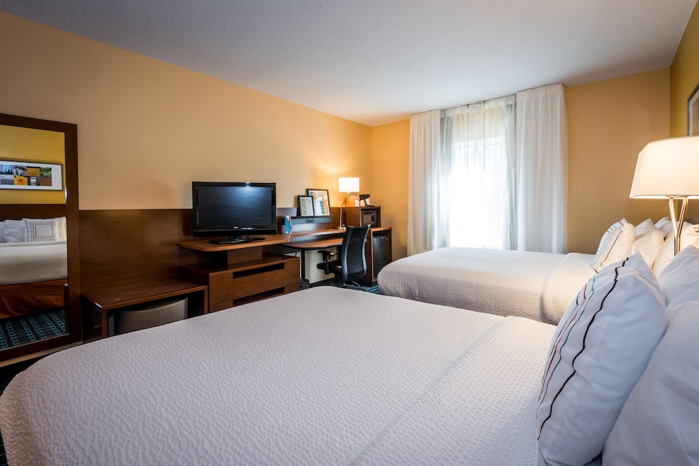 Fairfield Inn By Marriott Savannah I 95 South 8/24