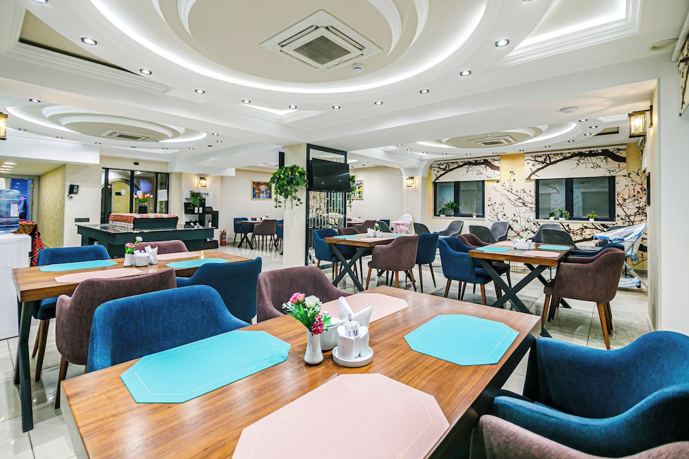 Essam Deluxe Hotel 38/50