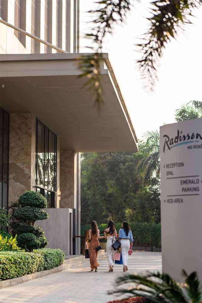 Radisson Hotel Delhi MG Road 3/33