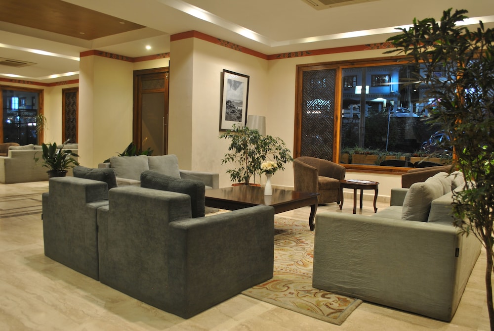 GAKYIL HOTEL 18/32