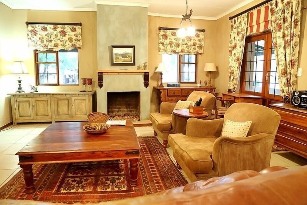 Thandile Country Lodge 10/21