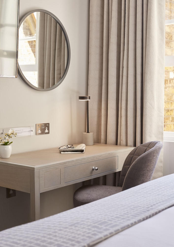 54 Queens Gate Hotel 41/50