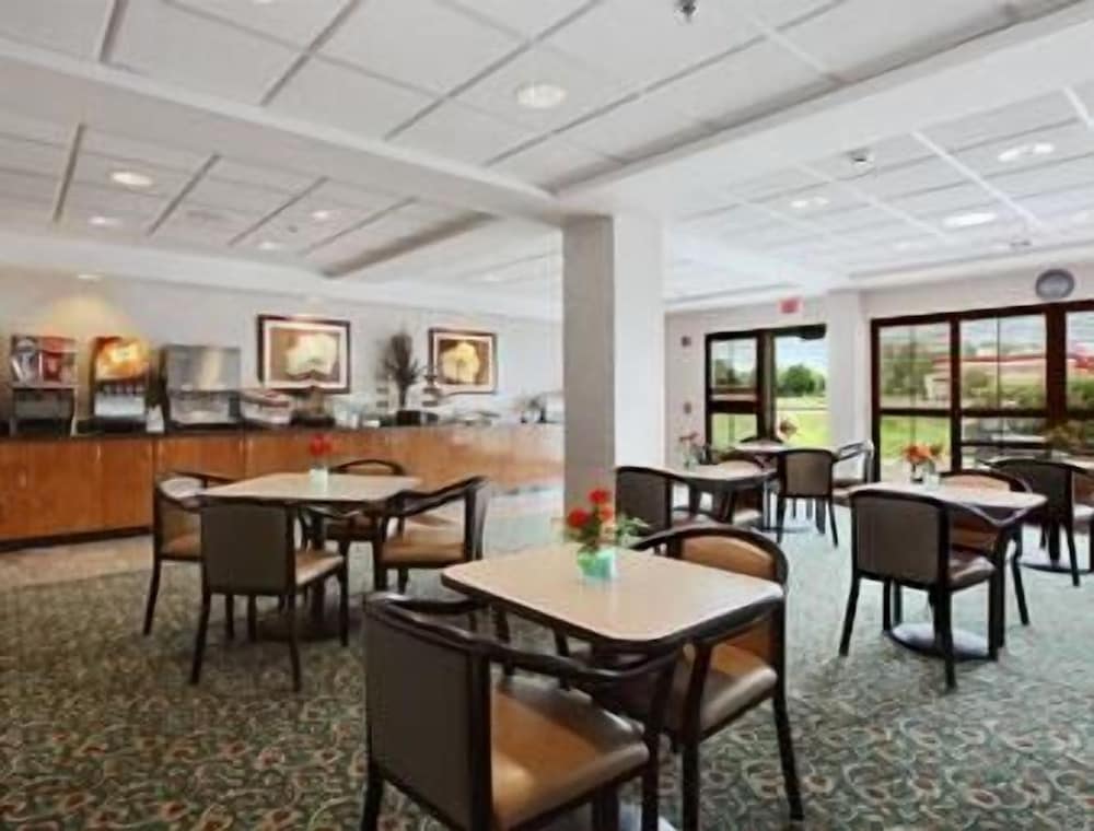 Wingate by Wyndham Joliet 26/37