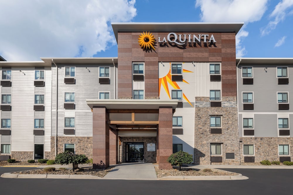La Quinta Inn & Suites by Wyndham Greenville 8/61