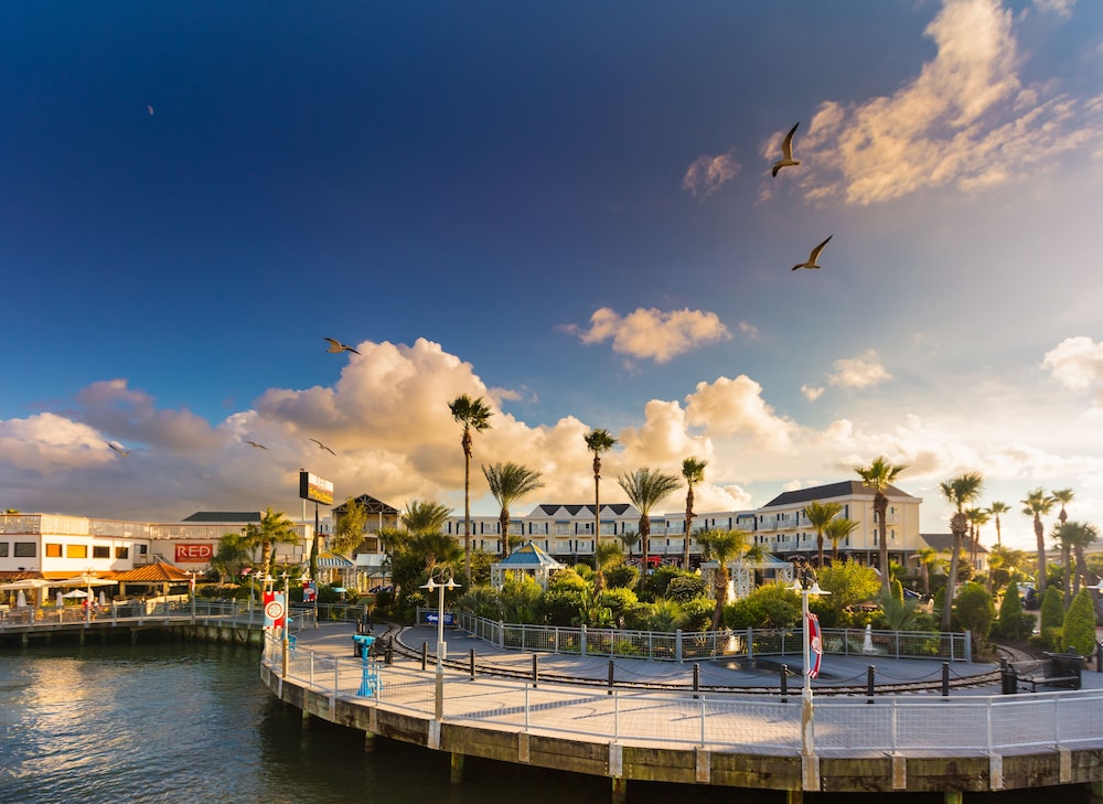 Kemah Boardwalk Inn 41/50