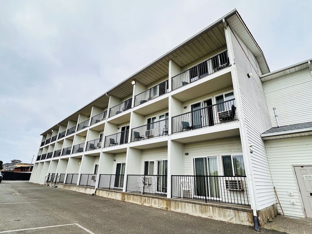 Coratel Inn and Suites By Jasper Ocean Shores 4/50