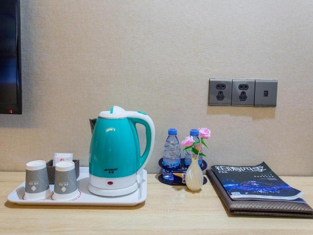 Chonpines Hotel (Shenzhen Gongming Honghuashan Metro Station) 31/31