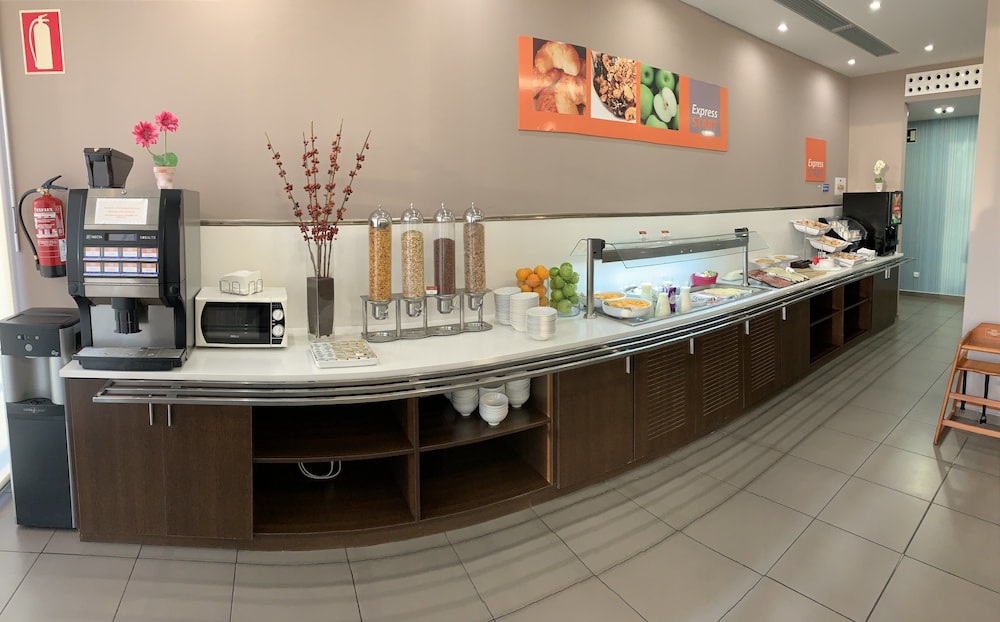HOLIDAY INN EXPRESS VITORIA 34/43