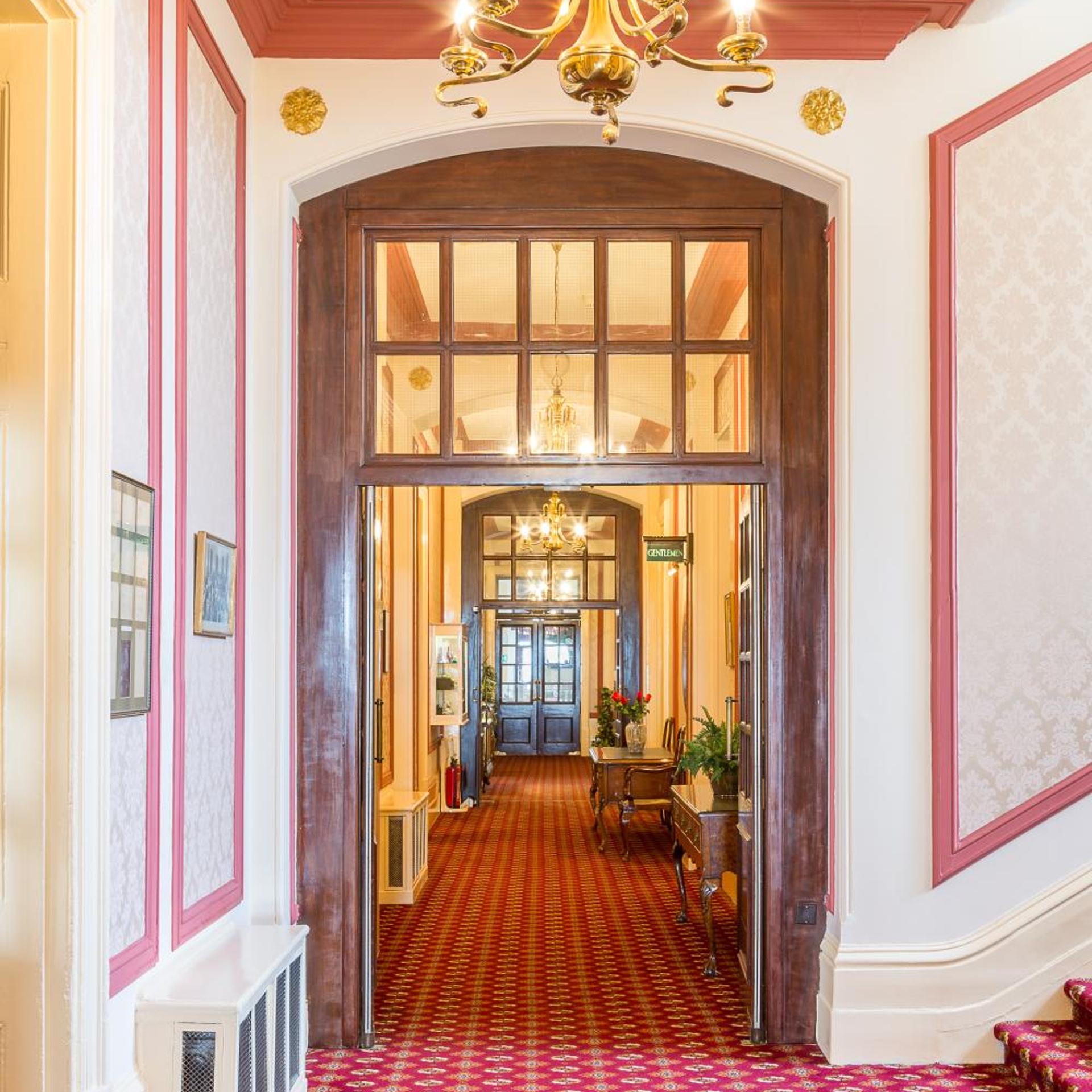 Queens Hotel 5/23