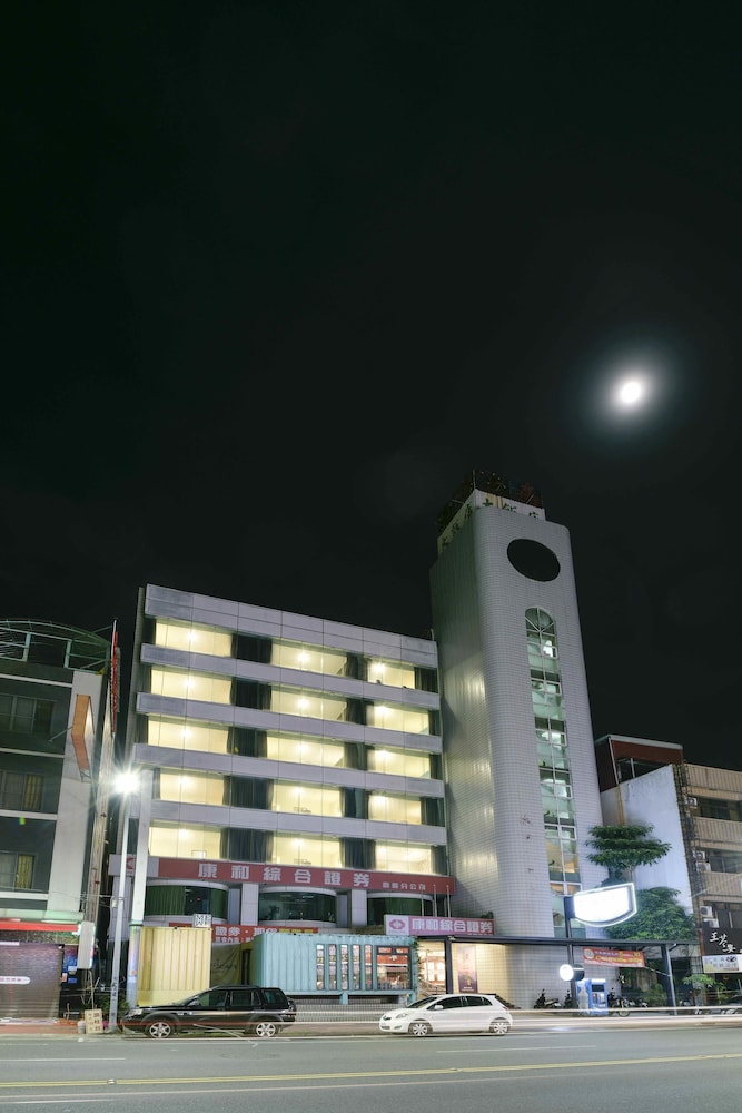 Back Home Hotel 2/50