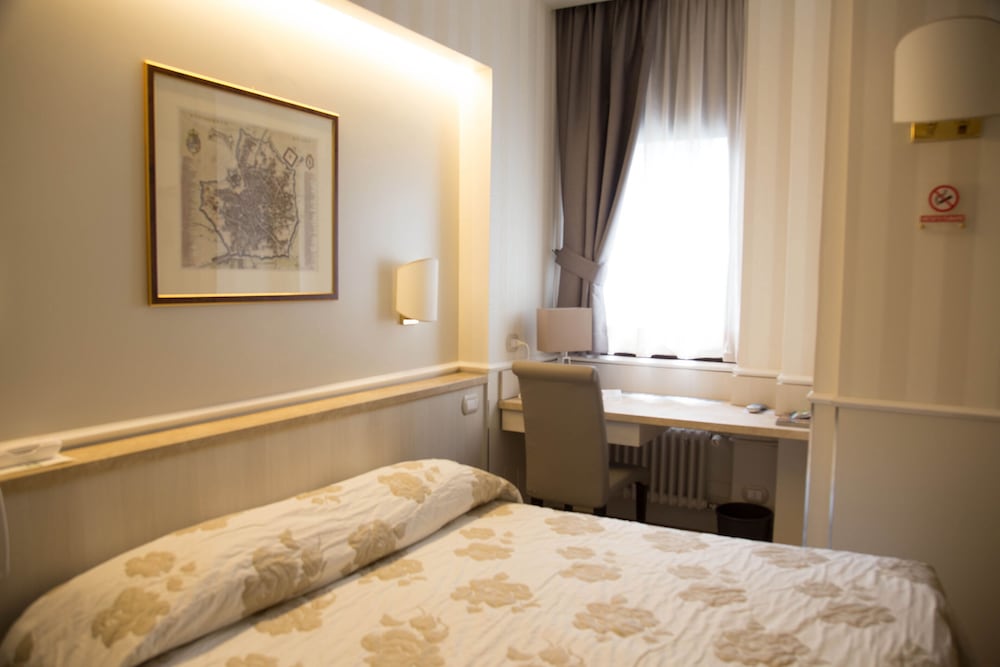 Flora Hotel Milan 13/49