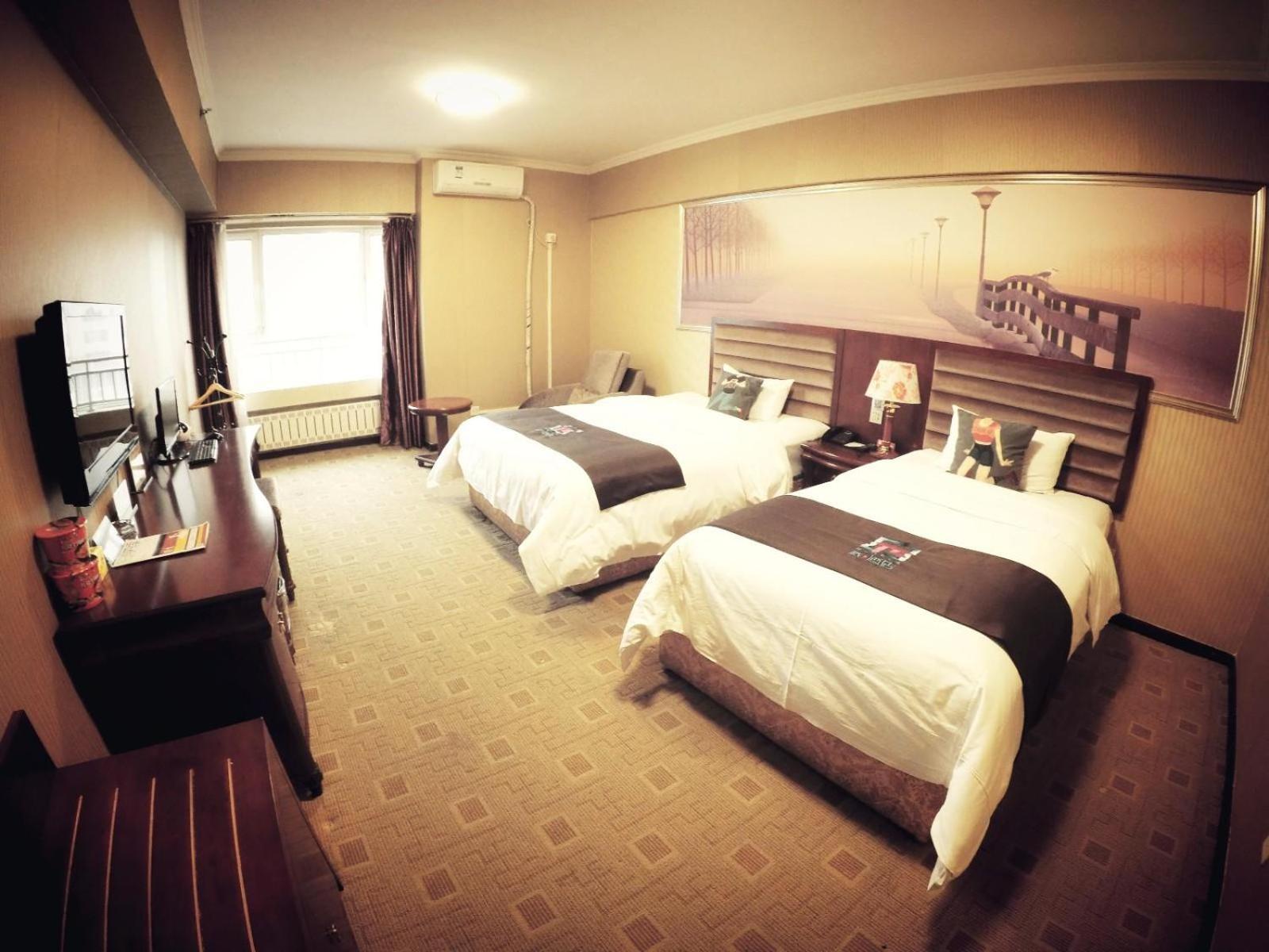 Pai Hotel (Zhuhai Career Technical College, Aviation City Seaview) 8/24