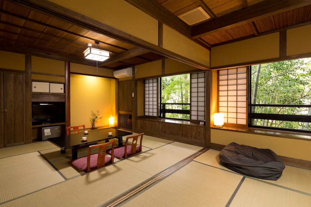 Ryokan Wakaba 36/42