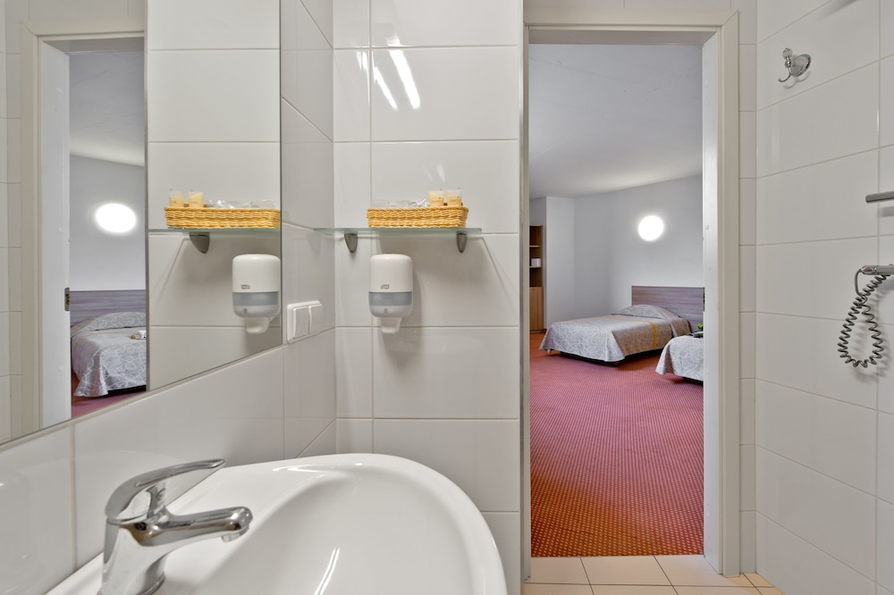 GREEN VILNIUS HOTEL 27/60