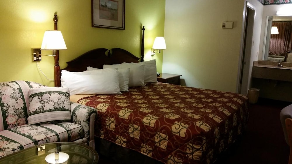 Americas Best Value Inn San Marcos 28/50