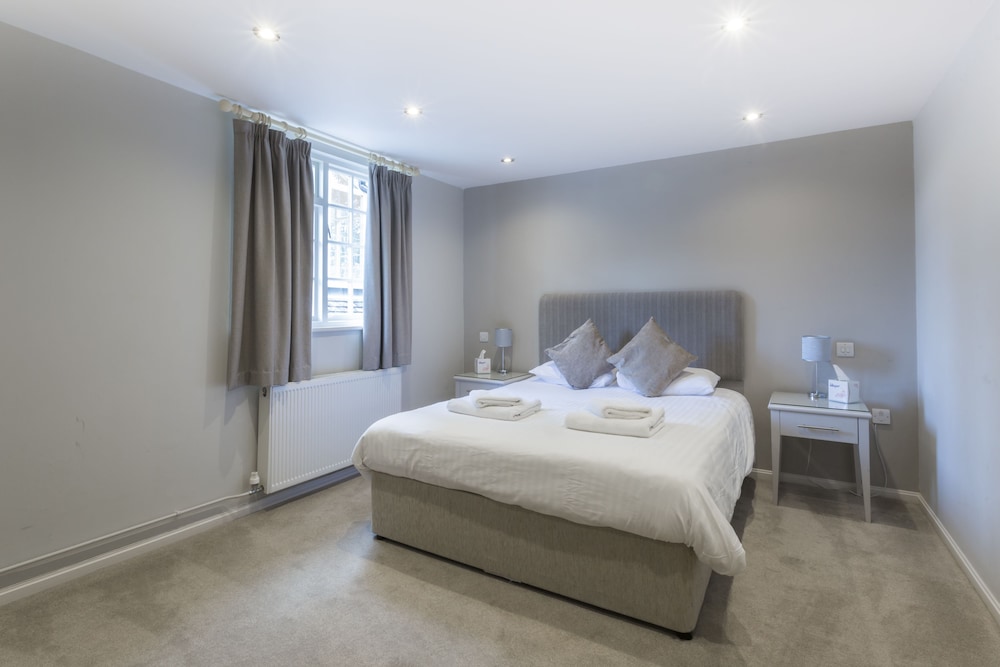 Standard, Double Bed, The Conningbrook Hotel 5/10