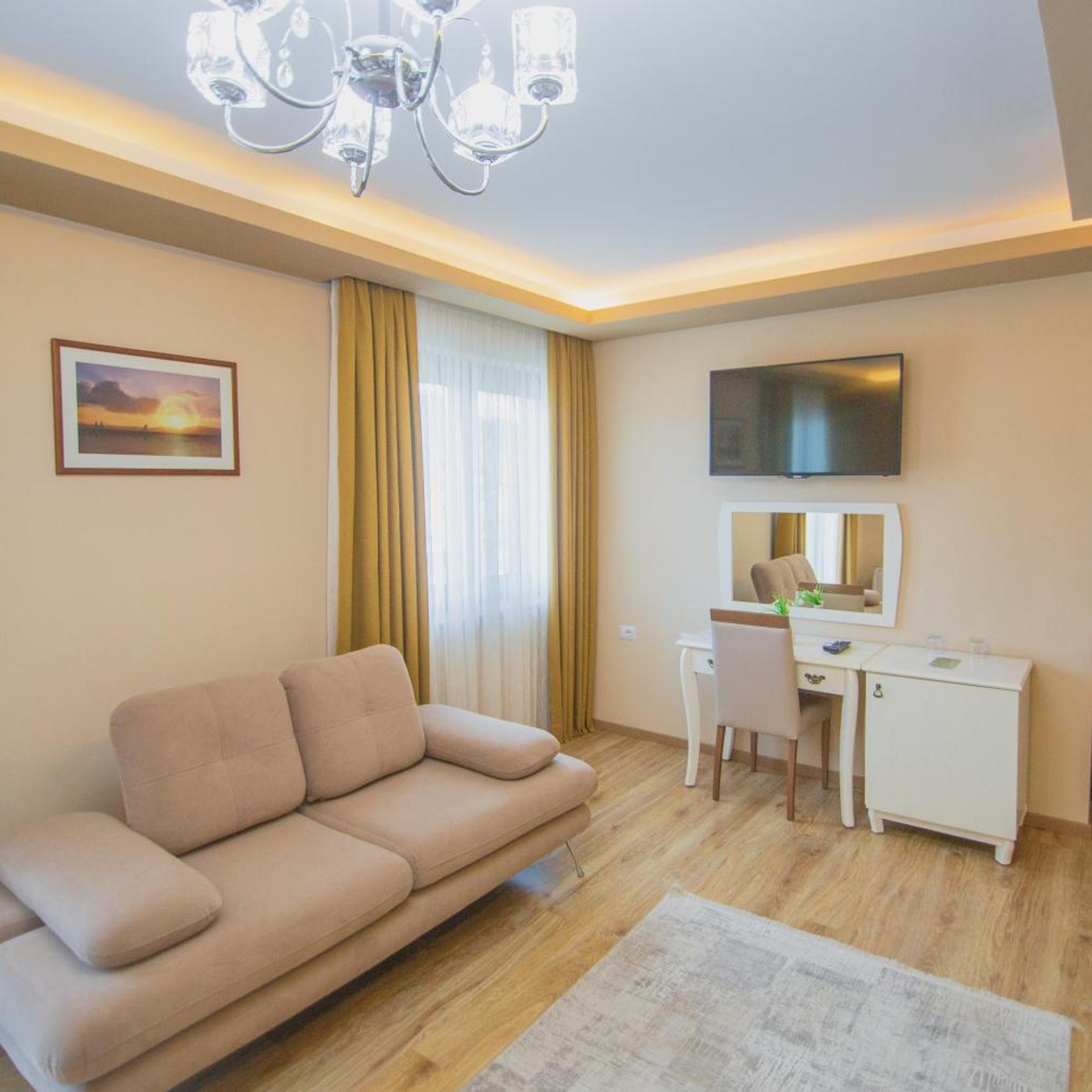Christi's Hotel Borova 45/60