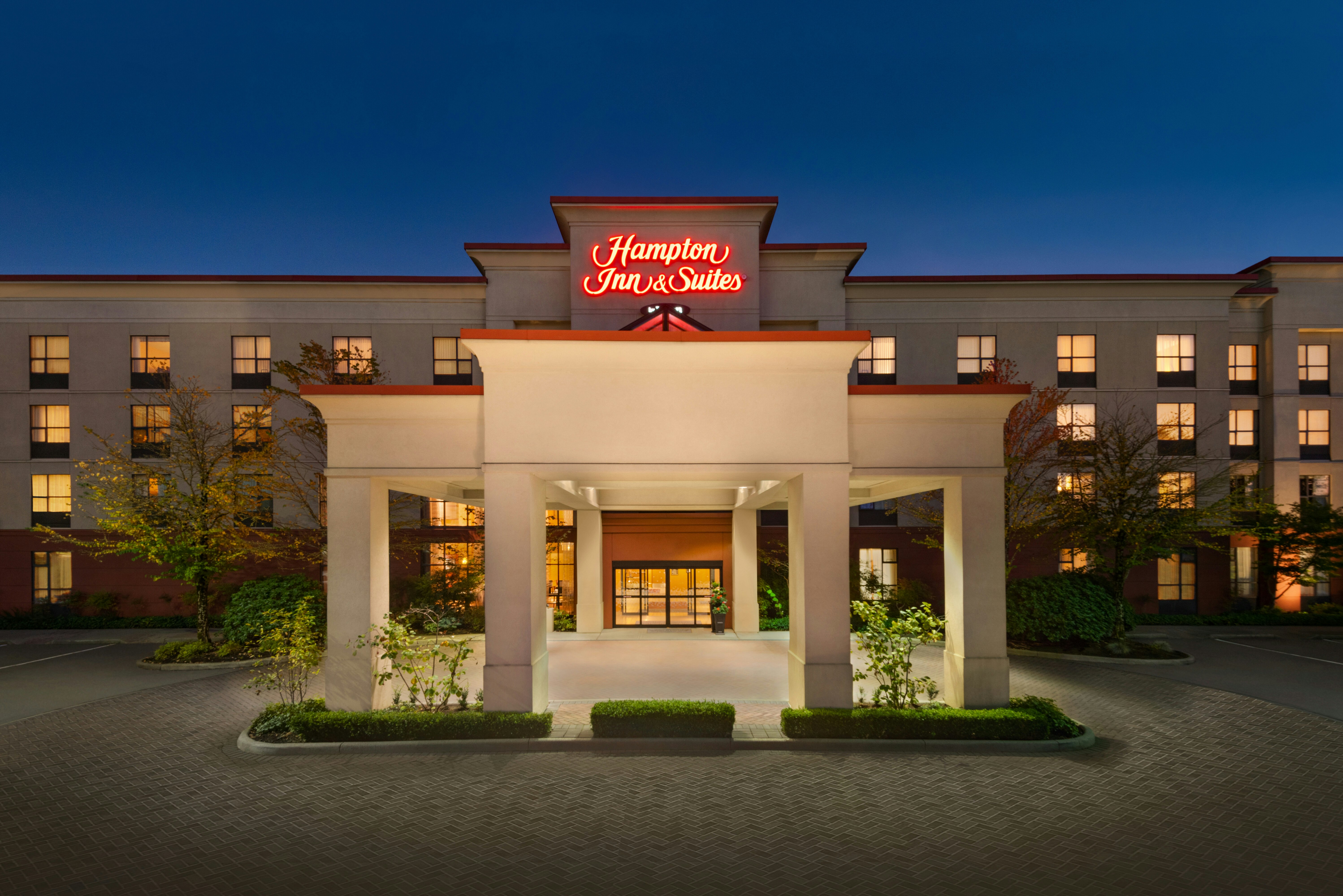 Hampton Inn and Suites by Hilton Langley Surrey 2/72