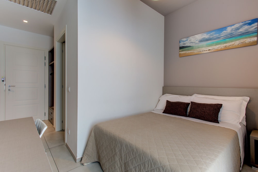 HOTEL AUGUSTEA 26/62