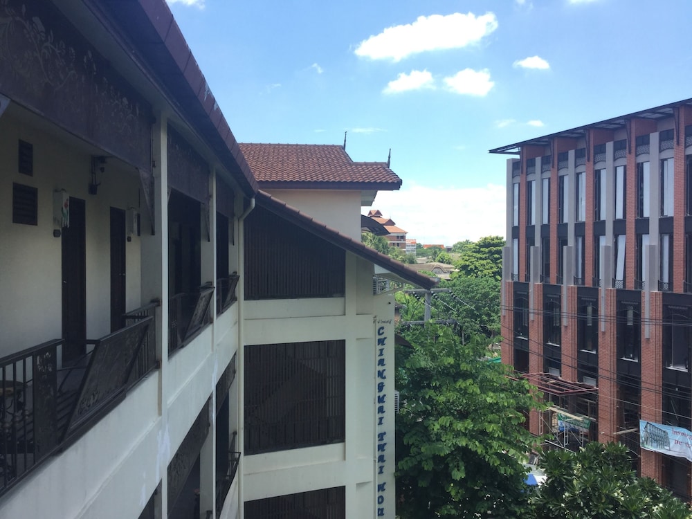 CHIANG MAI THAI HOUSE 8/71