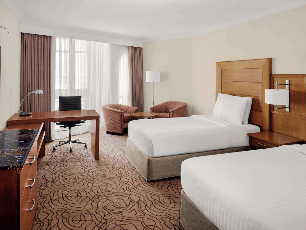 DELUXE, TWIN BEDS