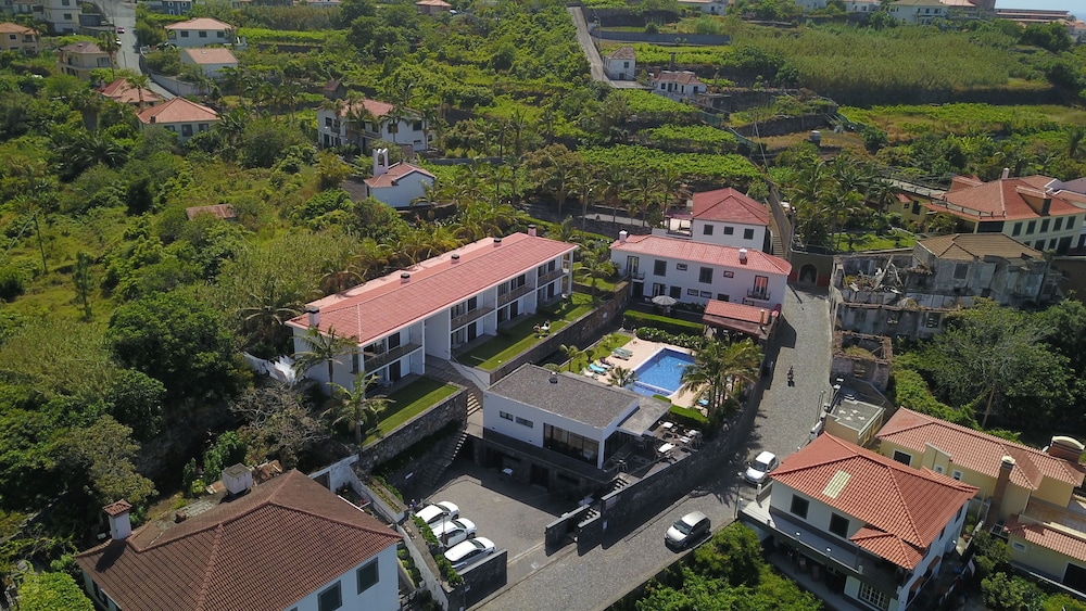 CASA DA CAPELINHA 61/66