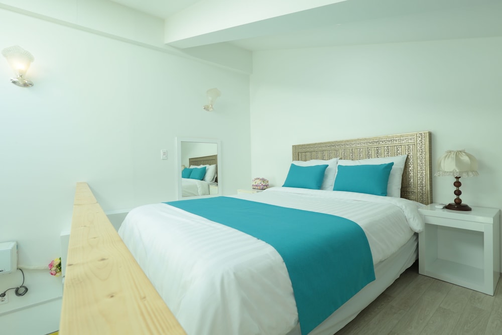 Seaview Pension 10/62