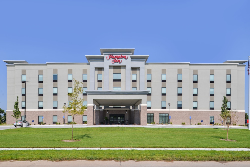 HAMPTON INN BY HILTON OMAHA AIRPORT, IA in CARTER LAKE - IA